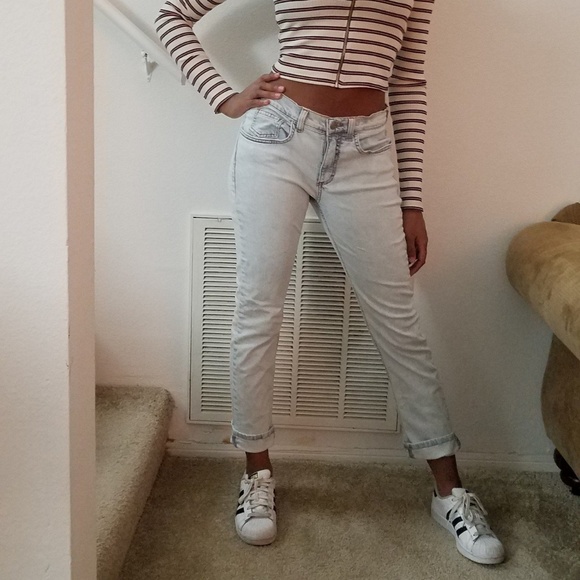 Brandy Melville Straight Leg Boyfriend Mom Jeans - Picture 2 of 4